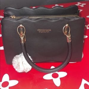Vesasan Gaohn Black Handbag With Fur Ball Tag